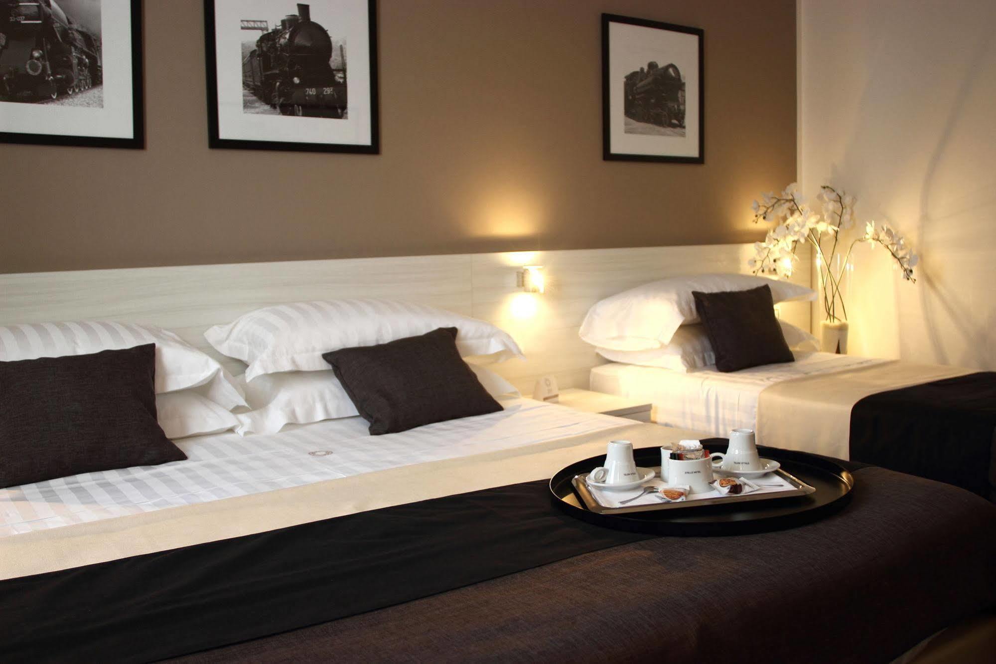 Hotel Stelle The Businest Neapel